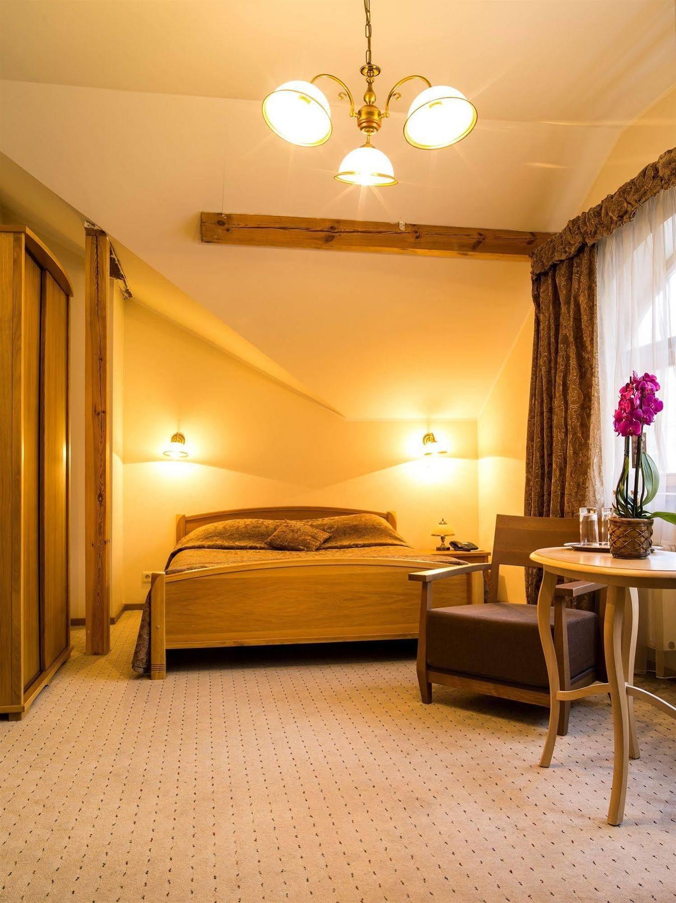 Elizabete Design Hotel Рига Экстерьер фото